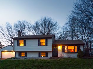 199 Anns Farm Rd, Hamden, CT 06518