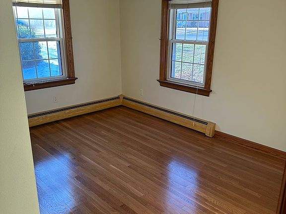 3rd image of 8265 Franklin Ln