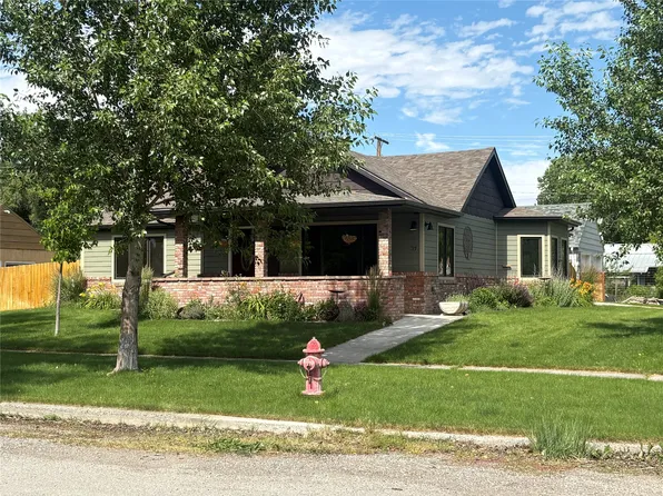 37 4th Ave SW, Choteau, MT 59422