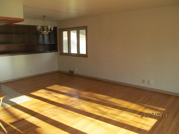 3rd image of 4257 W Howard St
