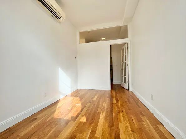 293 Wyckoff Avenue image 1 of 8