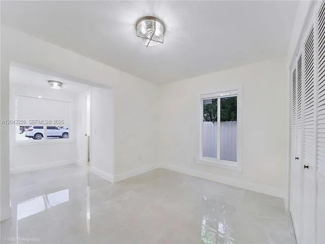 4712 SW 2nd Ter — Photo 4