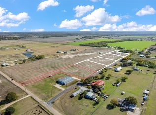 1 Kasberg Rd, West, TX 76691