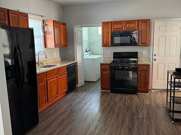 4th image of 65 Palmieri Ave #1
