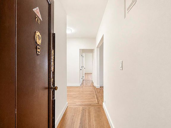 4th image of 2925 Matthews Ave APT 2H