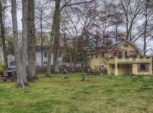 28 Lindbergh Pkwy, Waldwick, NJ 07463