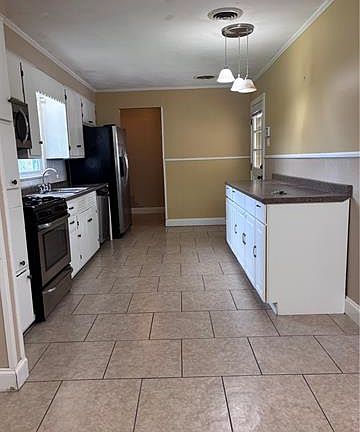 5th image of 6813 Merle St