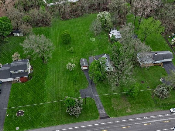 5th image of 994 Ridge Rd