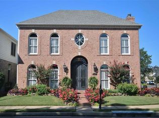9945 Westwood Manor Dr, Collierville, TN 38017