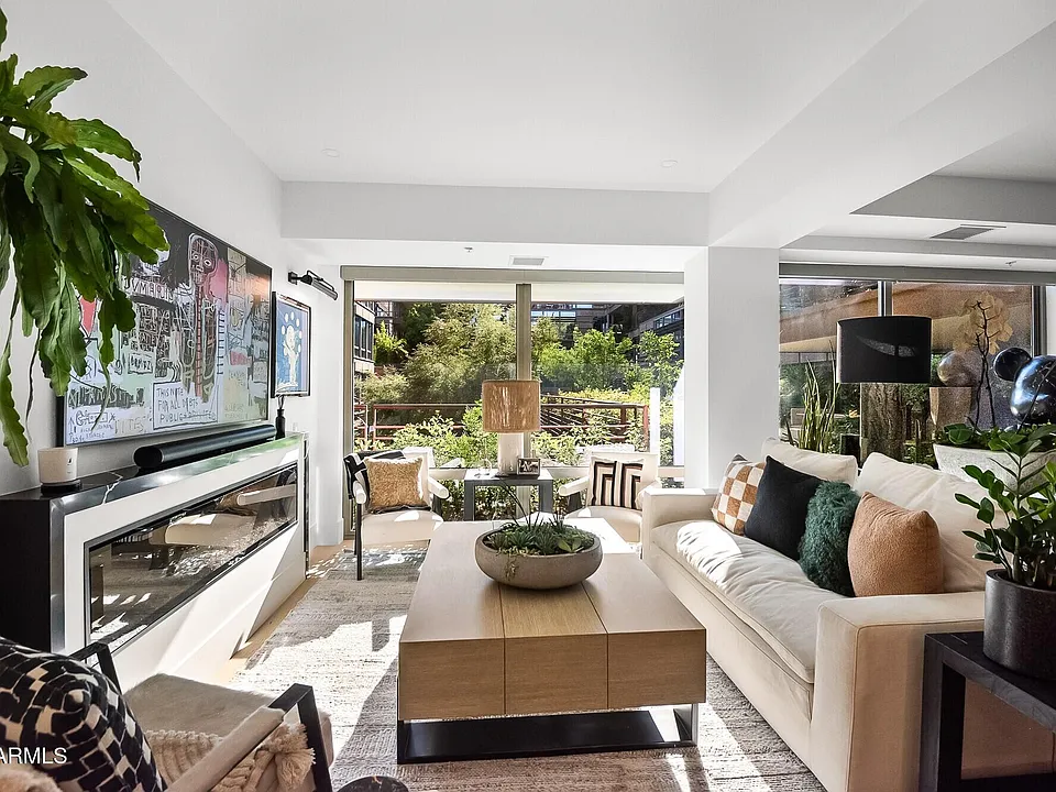 7167 E Rancho Vista Dr #3002