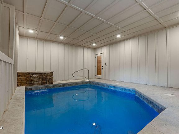3rd image of 2176 Spurling Rd