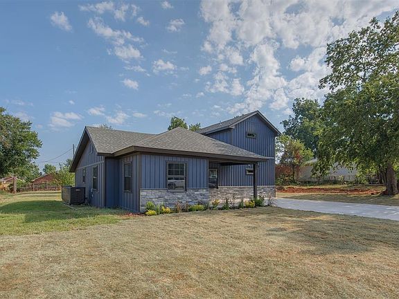 2nd image of 631 SE 27th St