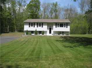 97 S Chodikee Lake Rd, Lloyd, NY 12528