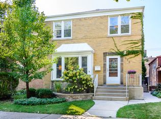 7036 N Rockwell St, Chicago, IL 60645