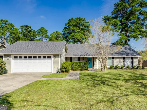 4 Dorchester Ct, Savannah, GA 31406