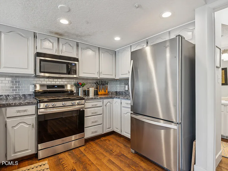 3061 Fawn Dr — Photo 17