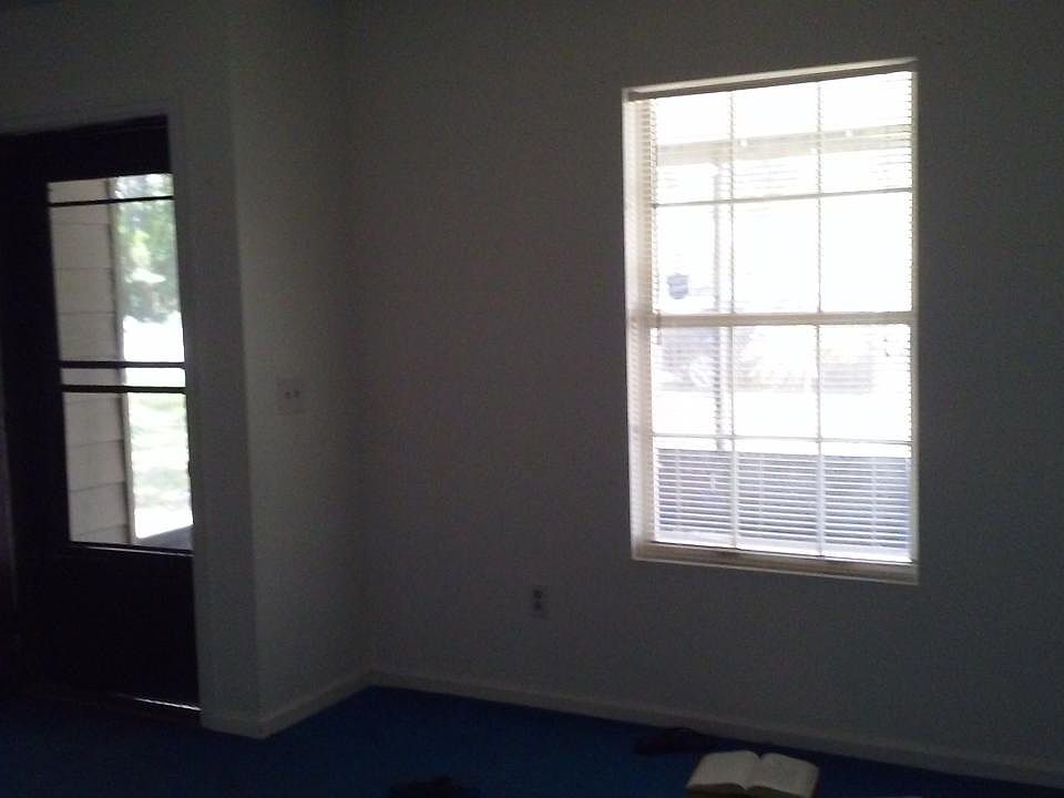 2nd image of 142 Hurst St