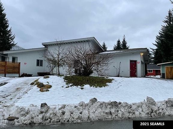 2nd image of 9365 Lakeview Ct