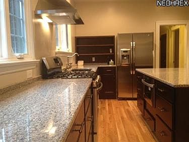 3rd image of 796 Sunnyside Ave