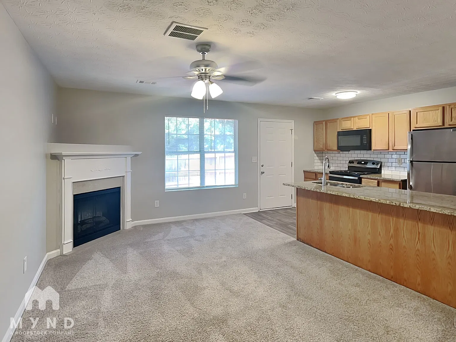 3 bed, 2.5 bath, 1290 sqft, $1,775 — Photo 4