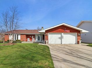 1520 Hassell Rd, Hoffman Estates, IL 60169