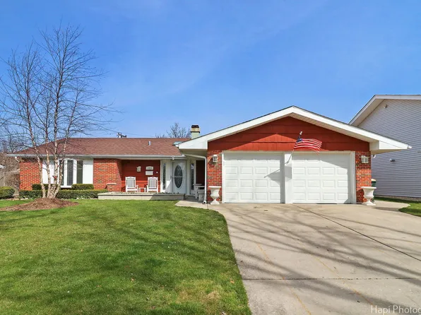 1520 Hassell Rd, Hoffman Estates, IL 60169
