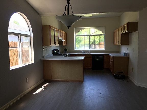 4th image of 312 Los Altos Dr