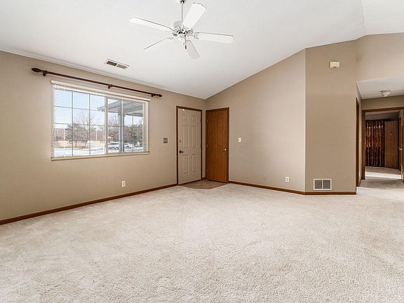 3rd image of 4045 Castel Dr
