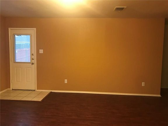 5th image of 310 Olivia Ln