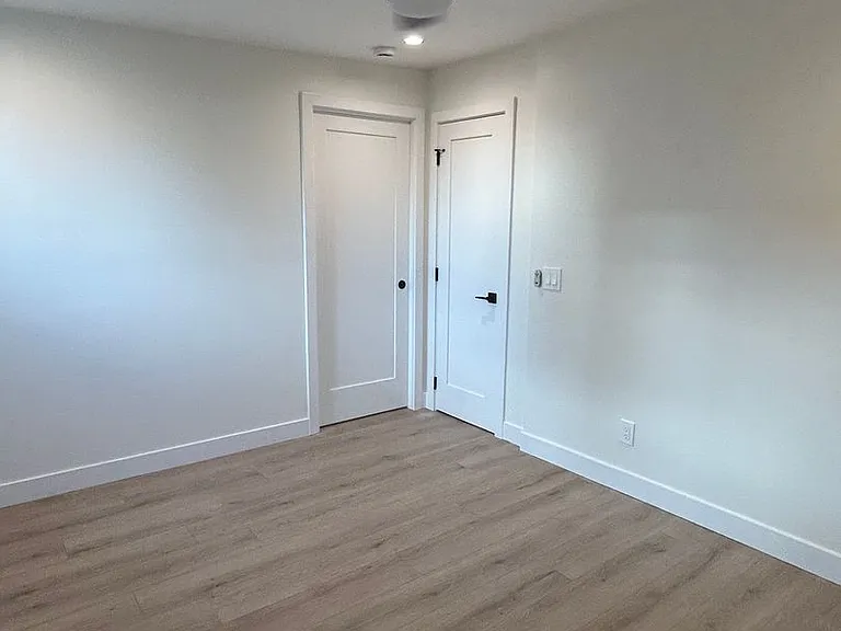1309 E Mission Ave — Photo 5
