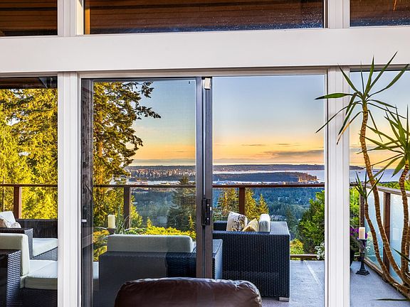 2nd image of 187 Rondoval Cres