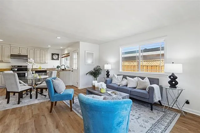 10135 Santa Clara Ave — Photo 15