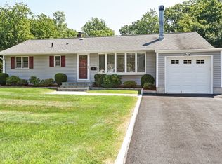 20 Oakbrook Rd, Ossining, NY 10562