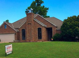 3003 NE Heritage Ln, Lawton, OK 73507