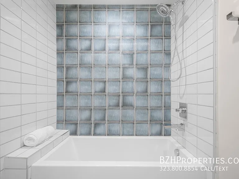 Bedford Twenty - Luxury Condos — Photo 63