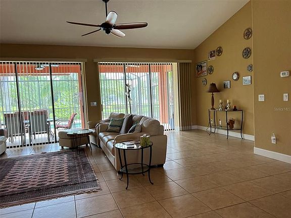 5th image of 243 Rotonda Cir
