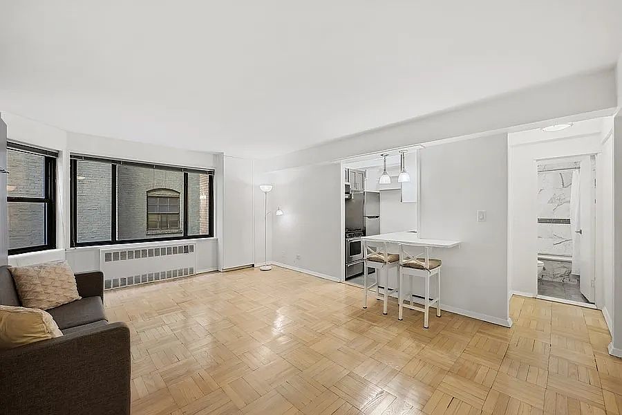 1st image of 200 E 36th St APT 3J