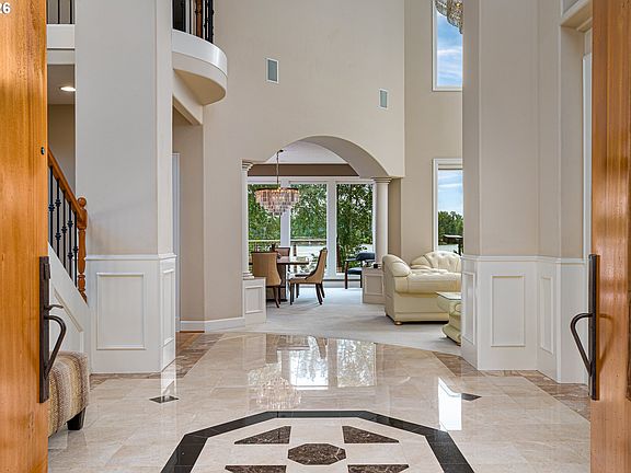 3rd image of 16215 SE Rivershore Dr