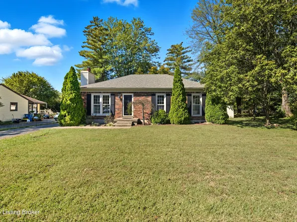 6905 Village Green Blvd, Pewee Valley, KY 40056