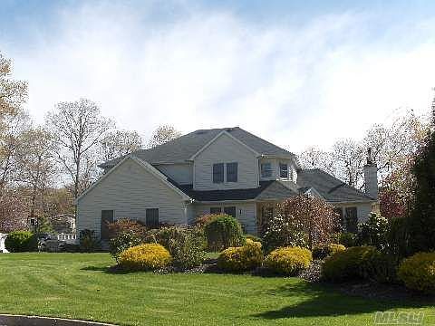 Desirable Oak Hills Estate