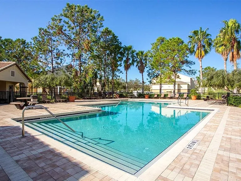 Vista Haven Apartment Homes — Photo 4