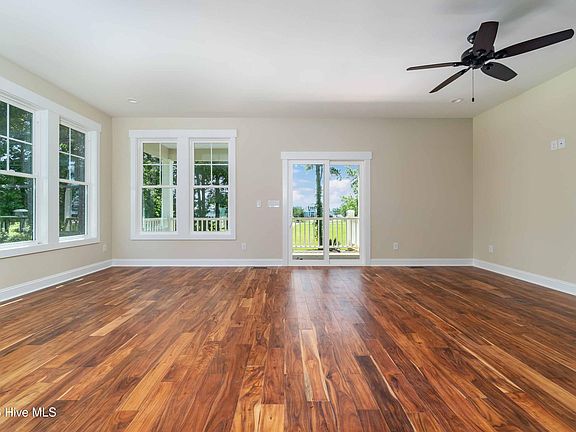 4th image of 4007 Tarpon Drive
