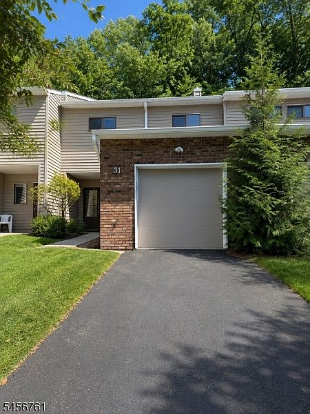 1st image of 31 Lockley Ct