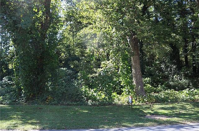 2nd image of 000 W Pine St