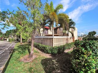 3750 Village Dr UNIT D, Delray Beach, FL 33445