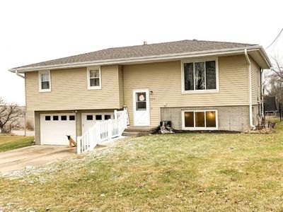 919 S Scenic Dr, Oakland, IA, 51560