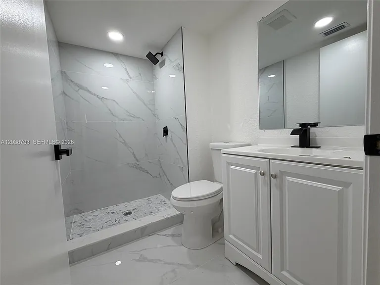 3540 N University Dr #C-6 — Photo 7