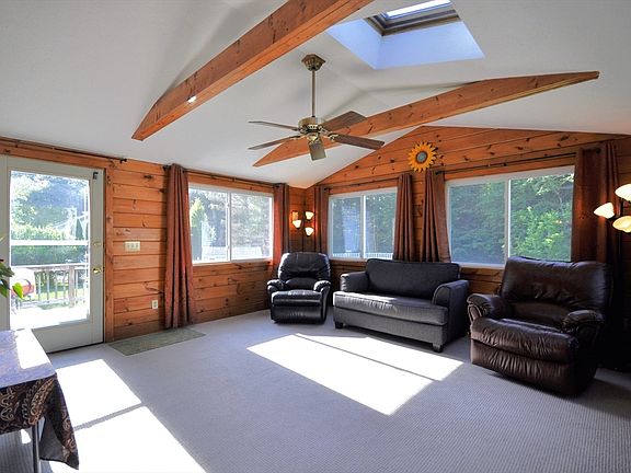 4th image of 28 Fieldcrest Dr