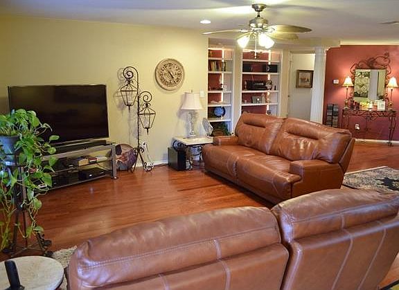 4th image of 1116 Statler Bend Dr
