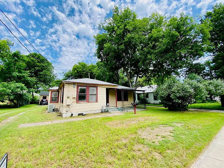 4902 Caswell Ave #A — Photo 2